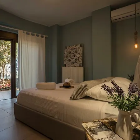 Chanialiving Chania Luxury Garden Apt1 アパート