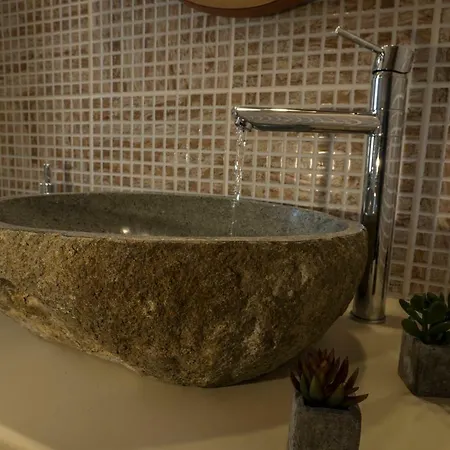 アパート Chanialiving Chania Luxury Garden Apt1 ハニア