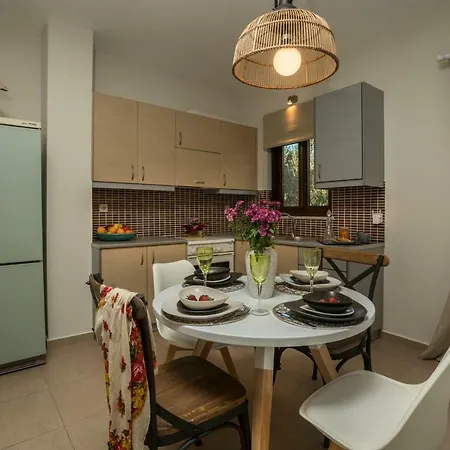 아파트 Chanialiving Chania Luxury Garden Apt1 하니아